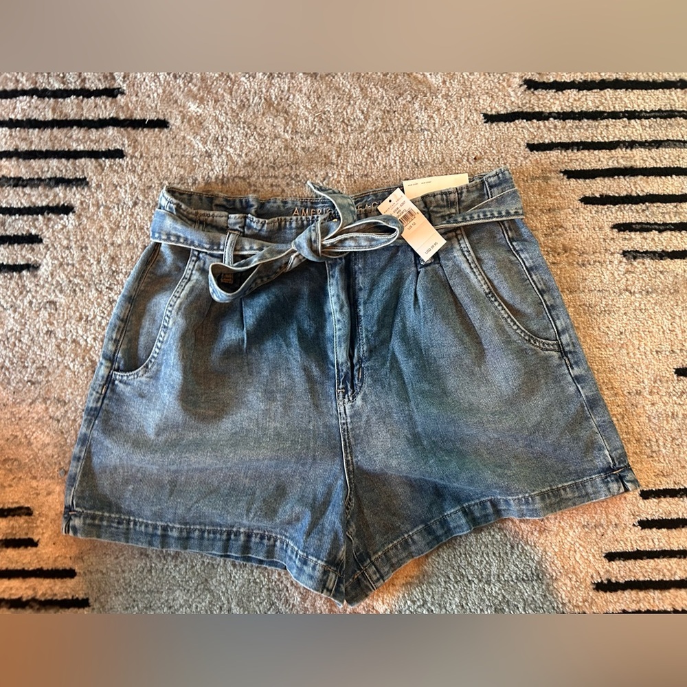 American Eagle Mom Short